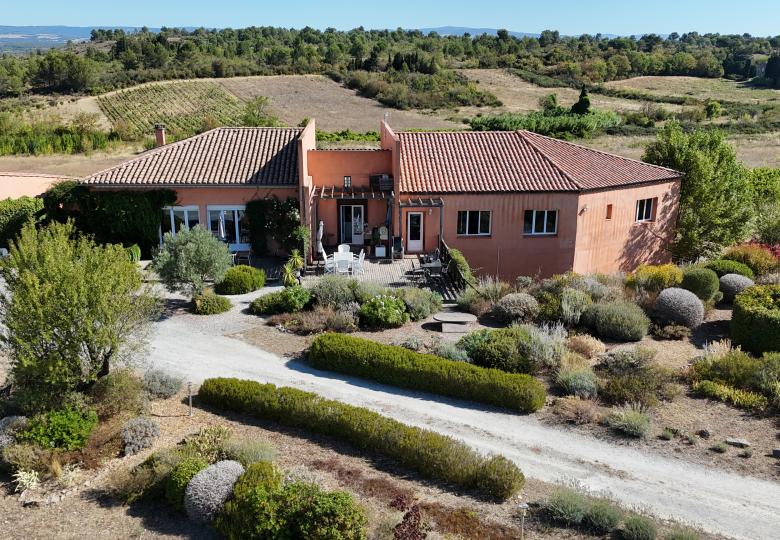 vente domaine viticole Aude vue bâtiment