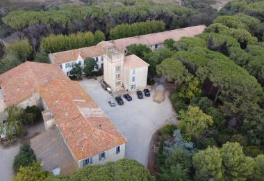 Bâtiment vente domaine viticole proche méditerranée