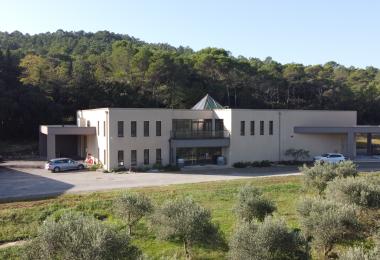 Domaine viticole Cotes du Rhône à vendre cave