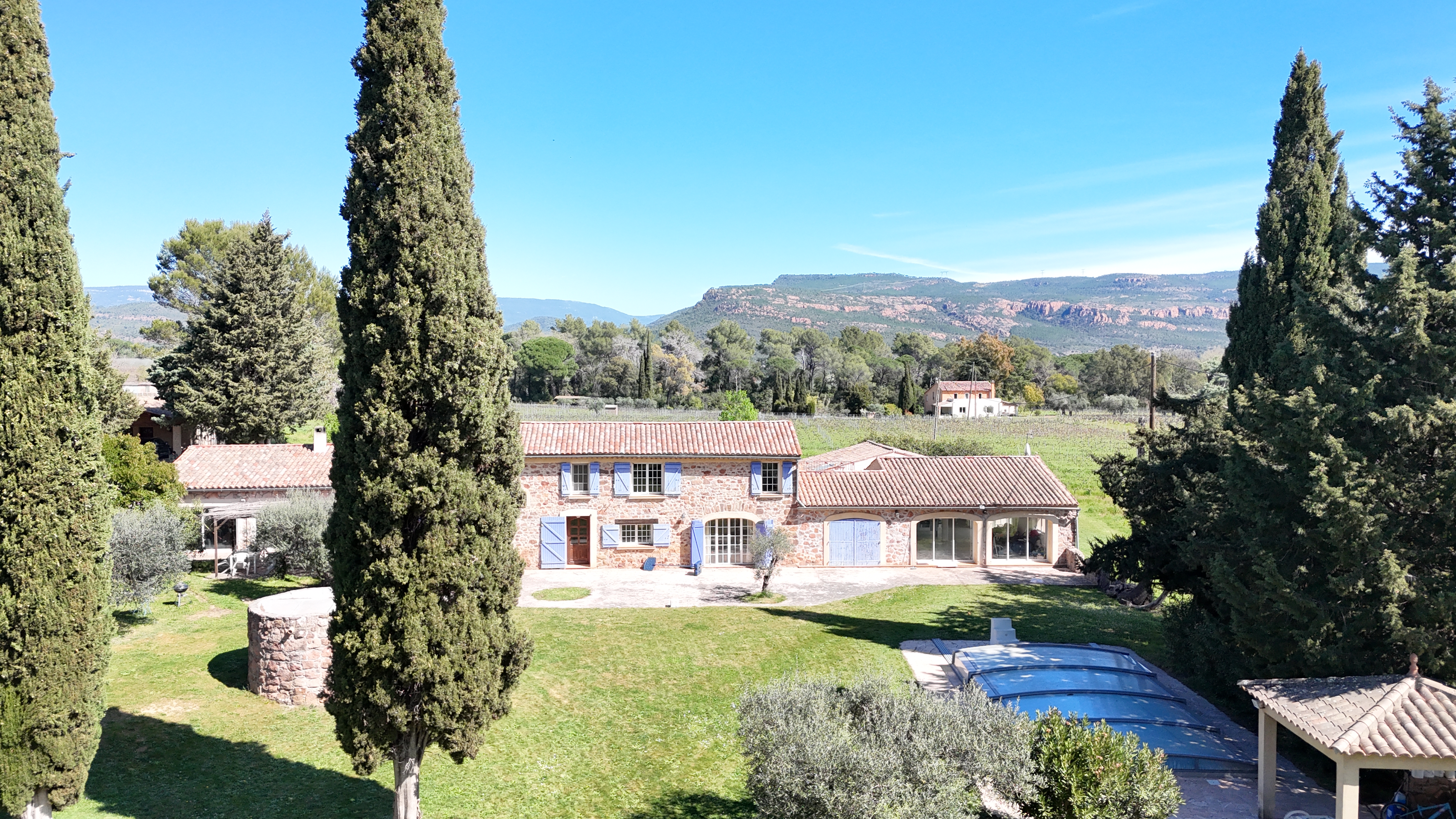 Vineyard estate Cotes de Provence for sale 1