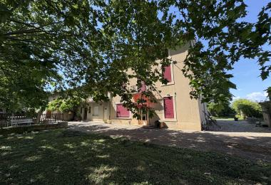 Domaine viticole à vendre avec cave de vinification dans le Languedoc
